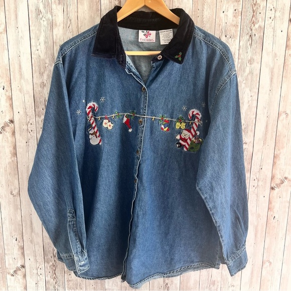 Vintage Christmas Chambray Button Down Size Medium - Picture 1 of 4